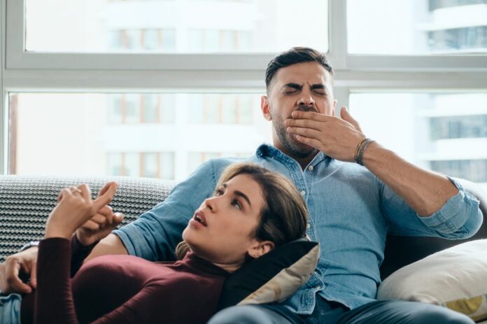signs your partner is losing interest in the relationship