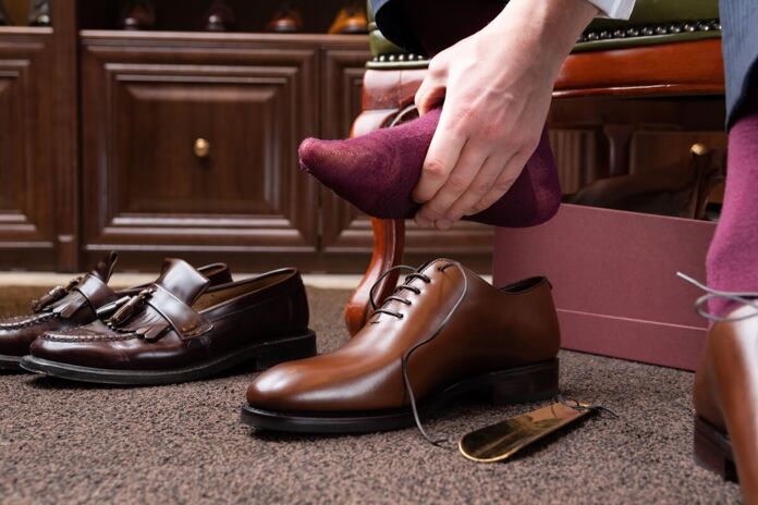 tips to stretch and soften leather shoes
