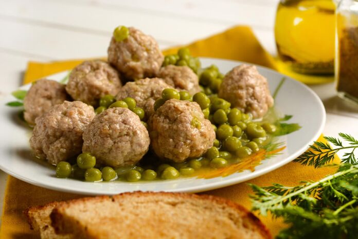 Meatballs with peas recipe
