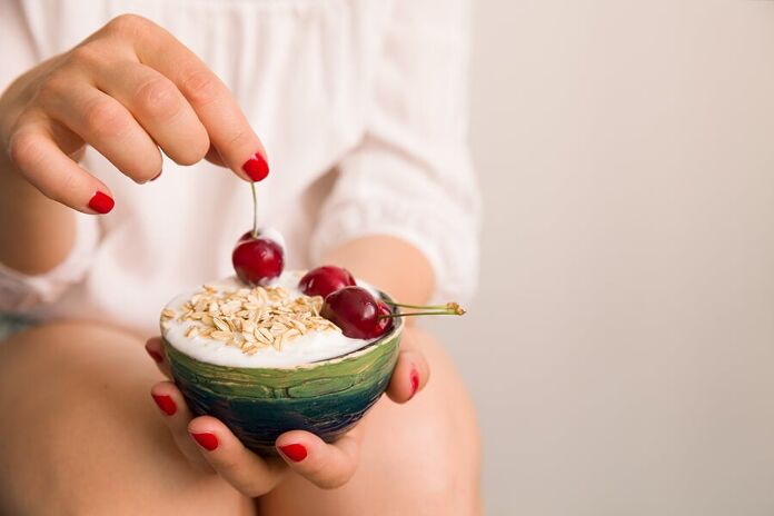ways to eat yogurt for breakfast and its benefits