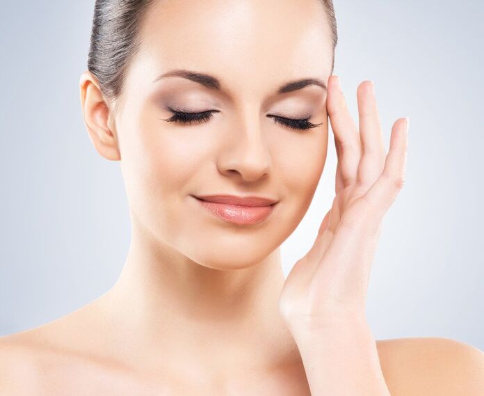 Top tips to remove oily sheen from face