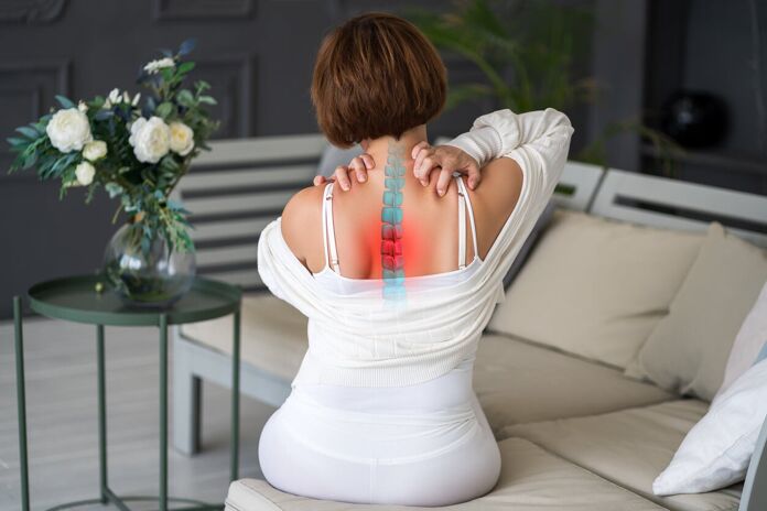 Pain between the shoulder blades or back pain symptoms and