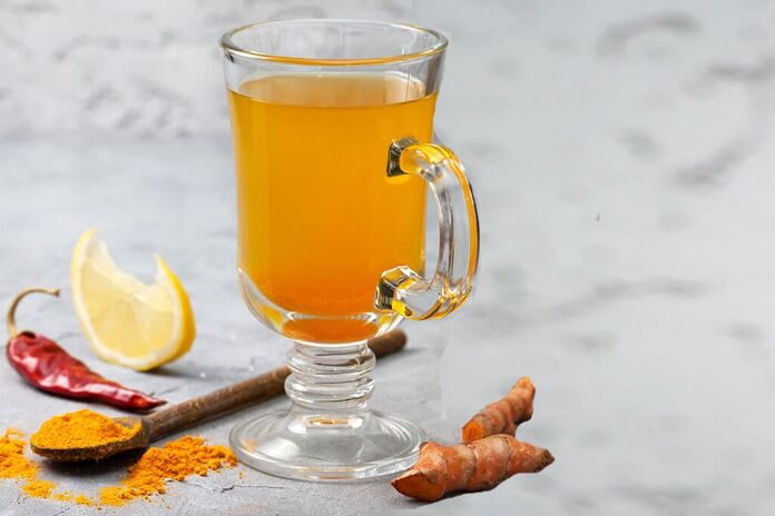 Delicious ginger and turmeric herbal tea for weight loss