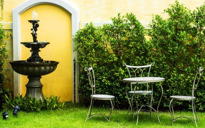 Water fountains ideas for decorating your garden