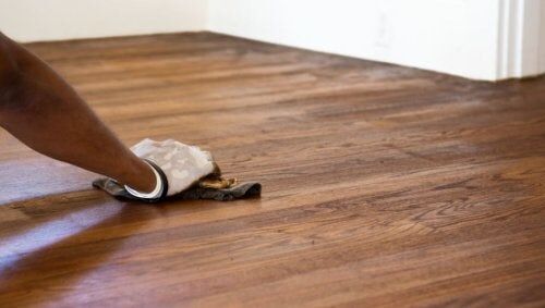 Tricks for shiny floors